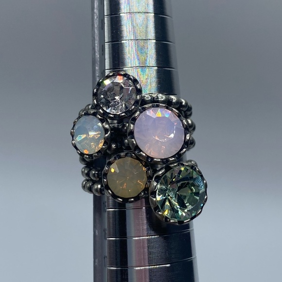 Club Monaco Set of 5 Stacking Pastel Jewel Rings Size 7 - Picture 5 of 6